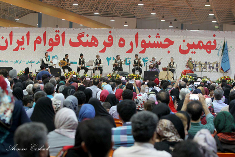 اجرای گروه تبری در جشنواره اقوام ایران زمین