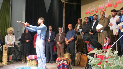 تئاتر ایرانی خودمان را بنا کنیم